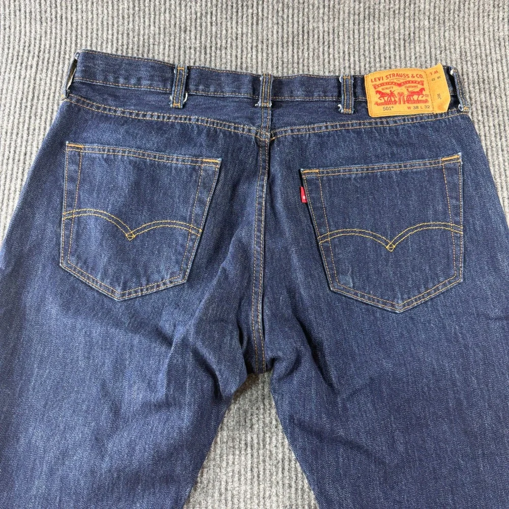 Levi's 501 Original Fit Jeans Mens 38x32 Dark Wash Excellent Button Fly Denim